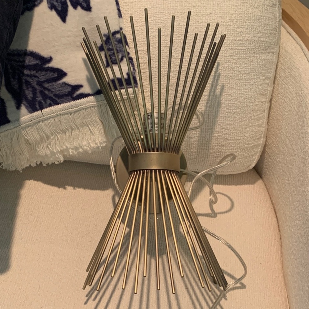 Set of 2 Hourglass Starburst Sconces in brushed Brass